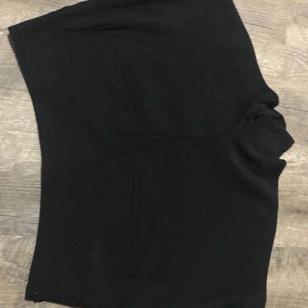 4/$25 ❤️Loft size 8 black skort - Picture 3 of 4